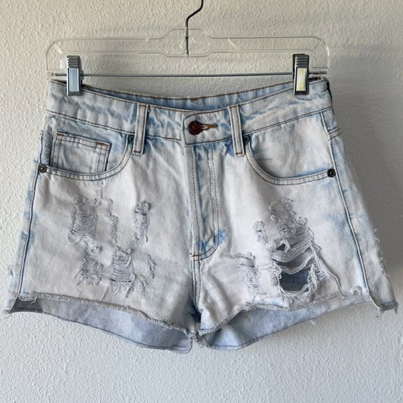 FARM RIO Jean Shorts Size 36 US 4 Light Wash Distressed Shredded - Picture 1 of 12